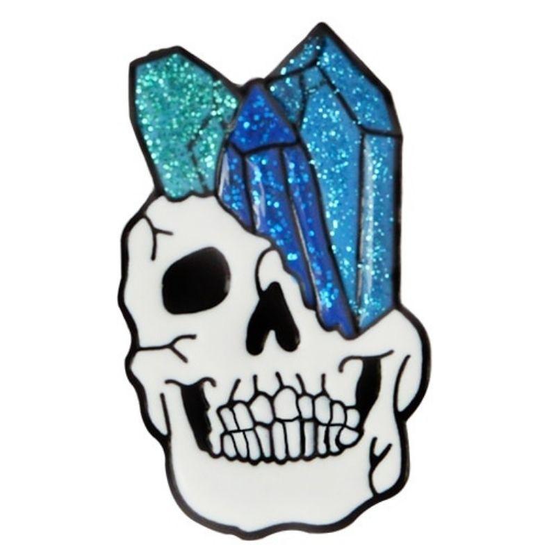 Enamel skull pin